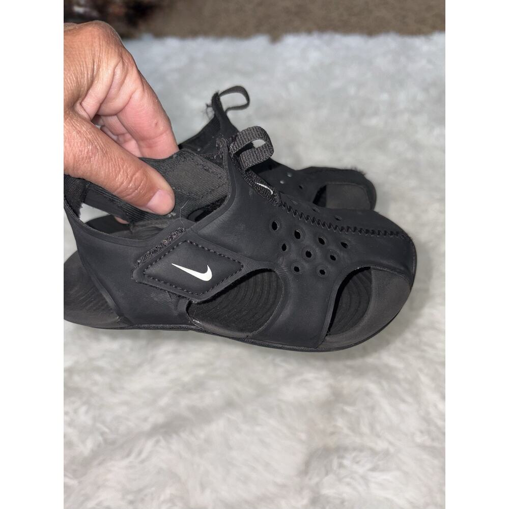 Nike Sunray Toddler Sz. 9 Black Protect Summer Sandal. Great Pair